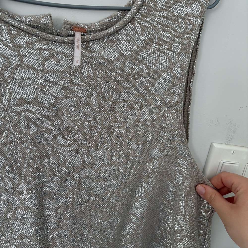 Free People Silver Metallic Lace Button-Back Knit Tank Top - Size Large - Picture 4 of 5